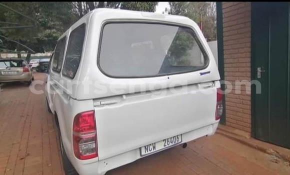 Nunua Ilio tumika Toyota Hilux White Gari ndani ya Big Bend nchini Lubombo Nunua Ilio tumika Toyota Hilux White Gari ndani ya Big Bend nchini Lubombo