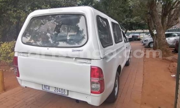 Nunua Ilio tumika Toyota Hilux White Gari ndani ya Big Bend nchini Lubombo Nunua Ilio tumika Toyota Hilux White Gari ndani ya Big Bend nchini Lubombo