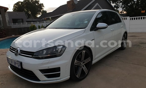 Nunua Ilio tumika Volkswagen Golf R White Gari ndani ya Big Bend nchini Wilaya ya Lubombo Nunua Ilio tumika Volkswagen Golf R White Gari ndani ya Big Bend nchini Wilaya ya Lubombo