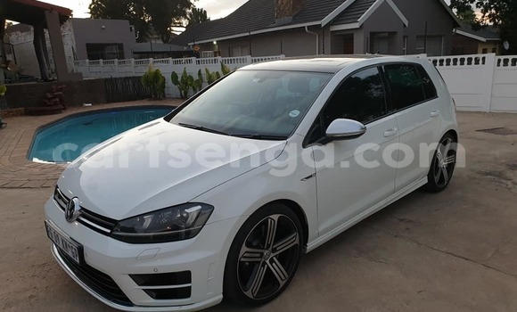 Nunua Ilio tumika Volkswagen Golf R White Gari ndani ya Big Bend nchini Wilaya ya Lubombo Nunua Ilio tumika Volkswagen Golf R White Gari ndani ya Big Bend nchini Wilaya ya Lubombo