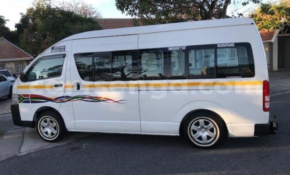 Nunua Ilio tumika Toyota Hiace White Gari ndani ya Big Bend nchini Wilaya ya Lubombo Nunua Ilio tumika Toyota Hiace White Gari ndani ya Big Bend nchini Wilaya ya Lubombo