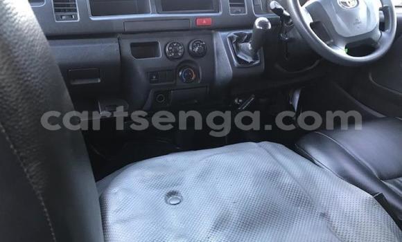 Nunua Ilio tumika Toyota Hiace White Gari ndani ya Big Bend nchini Wilaya ya Lubombo Nunua Ilio tumika Toyota Hiace White Gari ndani ya Big Bend nchini Wilaya ya Lubombo