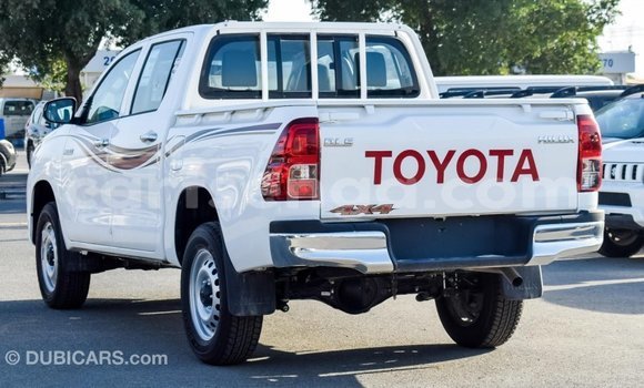 Nunua Imported Toyota Hilux White Gari ndani ya Import - Dubai nchini Hhohho Nunua Imported Toyota Hilux White Gari ndani ya Import - Dubai nchini Hhohho