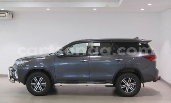 Buy Used Toyota Fortuner Brown Car in Mbabane in Manzini Buy Used Toyota Fortuner Brown Car in Mbabane in Manzini