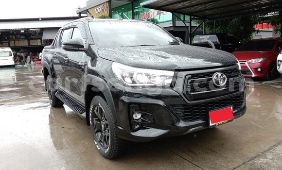 Buy Used Toyota Hiluxe Revo Black Car in Mbabane in Manzini Buy Used Toyota Hiluxe Revo Black Car in Mbabane in Manzini