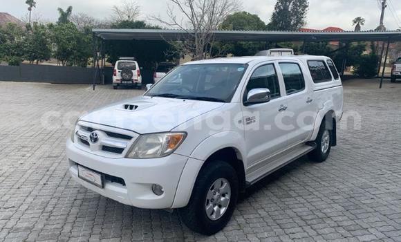 Buy Used Toyota Hilux White Car in Hlatikulu in Shiselweni District