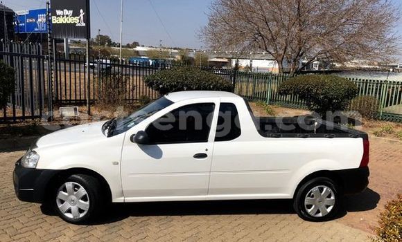 Buy Used Nissan Pickup White Car in Mbabane in Manzini Buy Used Nissan Pickup White Car in Mbabane in Manzini