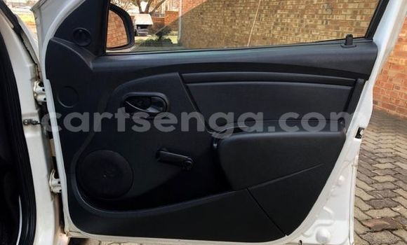 Buy Used Nissan Pickup White Car in Mbabane in Manzini Buy Used Nissan Pickup White Car in Mbabane in Manzini