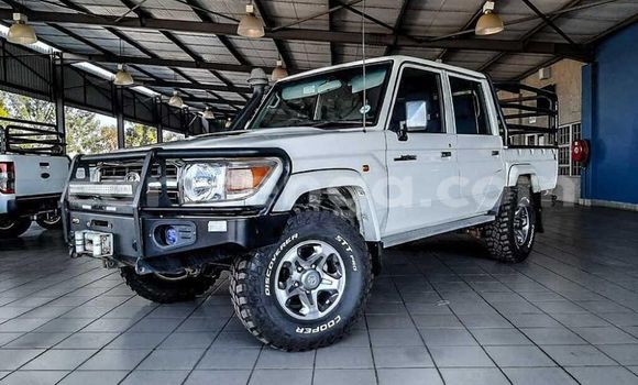 Buy Used Toyota Land Cruiser Brown Car in Mbabane in Manzini Buy Used Toyota Land Cruiser Brown Car in Mbabane in Manzini