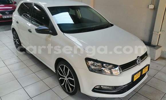 Nunua Ilio tumika Volkswagen Polo White Gari ndani ya Ezulwini nchini Hhohho
