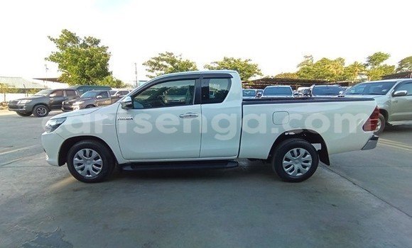Buy Used Toyota Hilux White Car in Mbabane in Manzini Buy Used Toyota Hilux White Car in Mbabane in Manzini