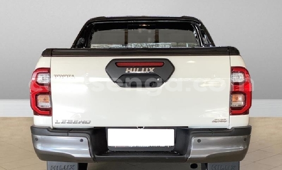 Nunua Ilio tumika Toyota Hilux White Gari ndani ya Manzini nchini Manzini Nunua Ilio tumika Toyota Hilux White Gari ndani ya Manzini nchini Manzini