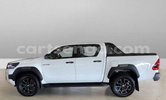 Nunua Ilio tumika Toyota Hilux White Gari ndani ya Manzini nchini Manzini Nunua Ilio tumika Toyota Hilux White Gari ndani ya Manzini nchini Manzini