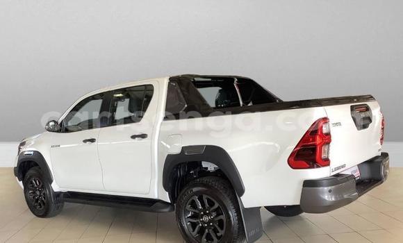 Nunua Ilio tumika Toyota Hilux White Gari ndani ya Manzini nchini Manzini Nunua Ilio tumika Toyota Hilux White Gari ndani ya Manzini nchini Manzini