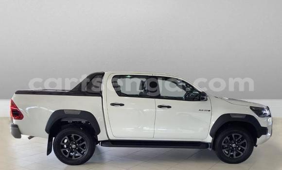 Nunua Ilio tumika Toyota Hilux White Gari ndani ya Manzini nchini Manzini Nunua Ilio tumika Toyota Hilux White Gari ndani ya Manzini nchini Manzini
