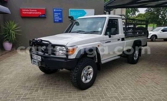 Buy Used Toyota Land Cruiser White Car in Mbabane in Manzini Buy Used Toyota Land Cruiser White Car in Mbabane in Manzini