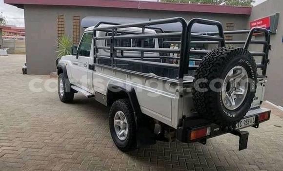 Buy Used Toyota Land Cruiser White Car in Mbabane in Manzini Buy Used Toyota Land Cruiser White Car in Mbabane in Manzini