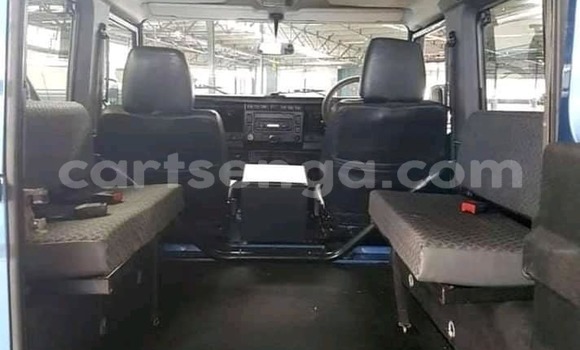 Buy Used Land Rover Defender Blue Car in Mbabane in Manzini Buy Used Land Rover Defender Blue Car in Mbabane in Manzini