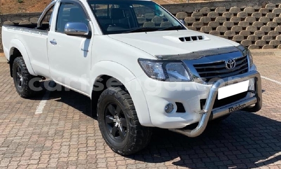 Buy Used Toyota Hilux White Car in Big Bend in Lubombo District