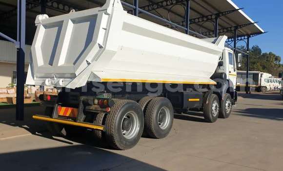 Buy Used DAF CF White Truck in Mbabane in Manzini Buy Used DAF CF White Truck in Mbabane in Manzini