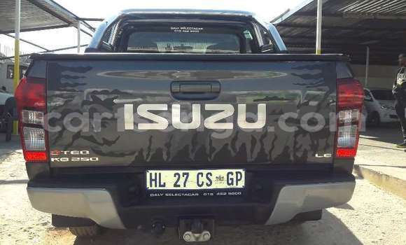 Buy Used Isuzu KB Brown Car in Ezulwini in Hhohho Buy Used Isuzu KB Brown Car in Ezulwini in Hhohho