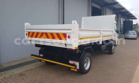 Buy Used Mitsubishi Van White Truck in Mbabane in Manzini Buy Used Mitsubishi Van White Truck in Mbabane in Manzini