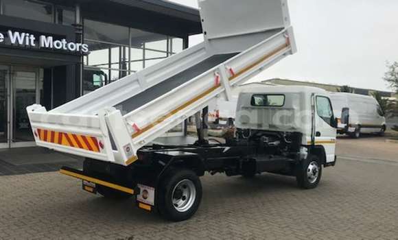 Buy Used Mitsubishi Van White Truck in Mbabane in Manzini Buy Used Mitsubishi Van White Truck in Mbabane in Manzini