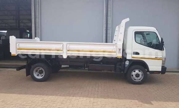 Buy Used Mitsubishi Van White Truck in Mbabane in Manzini Buy Used Mitsubishi Van White Truck in Mbabane in Manzini