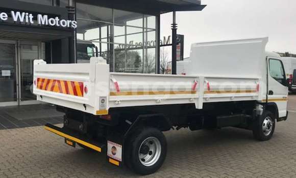 Buy Used Mitsubishi Van White Truck in Mbabane in Manzini Buy Used Mitsubishi Van White Truck in Mbabane in Manzini