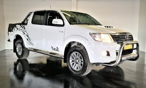 Nunua Ilio tumika Toyota Hilux White Gari ndani ya Big Bend nchini Lubombo Nunua Ilio tumika Toyota Hilux White Gari ndani ya Big Bend nchini Lubombo