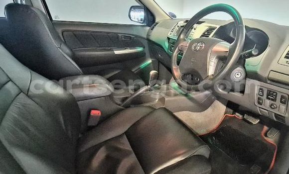 Nunua Ilio tumika Toyota Hilux White Gari ndani ya Big Bend nchini Lubombo Nunua Ilio tumika Toyota Hilux White Gari ndani ya Big Bend nchini Lubombo