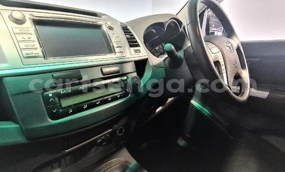 Nunua Ilio tumika Toyota Hilux White Gari ndani ya Big Bend nchini Lubombo Nunua Ilio tumika Toyota Hilux White Gari ndani ya Big Bend nchini Lubombo