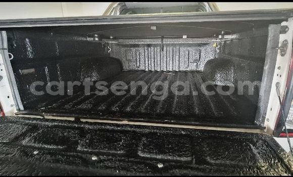 Nunua Ilio tumika Toyota Hilux White Gari ndani ya Big Bend nchini Lubombo Nunua Ilio tumika Toyota Hilux White Gari ndani ya Big Bend nchini Lubombo