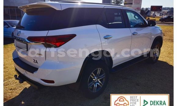 Buy Used Toyota Fortuner White Car in Mbabane in Manzini Buy Used Toyota Fortuner White Car in Mbabane in Manzini