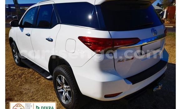 Buy Used Toyota Fortuner White Car in Mbabane in Manzini Buy Used Toyota Fortuner White Car in Mbabane in Manzini