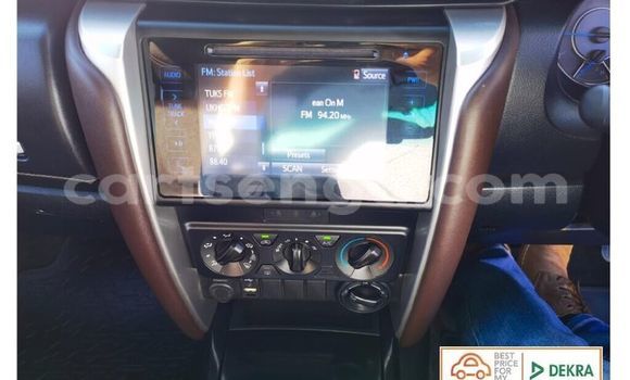 Buy Used Toyota Fortuner White Car in Mbabane in Manzini Buy Used Toyota Fortuner White Car in Mbabane in Manzini