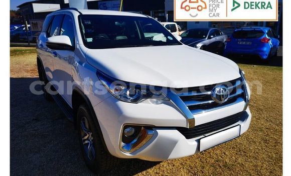 Buy Used Toyota Fortuner White Car in Mbabane in Manzini Buy Used Toyota Fortuner White Car in Mbabane in Manzini