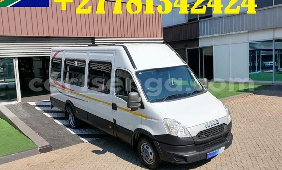 Nunua Ilio tumika IVECO Massif White Gari ndani ya Mbabane nchini Manzini Nunua Ilio tumika IVECO Massif White Gari ndani ya Mbabane nchini Manzini