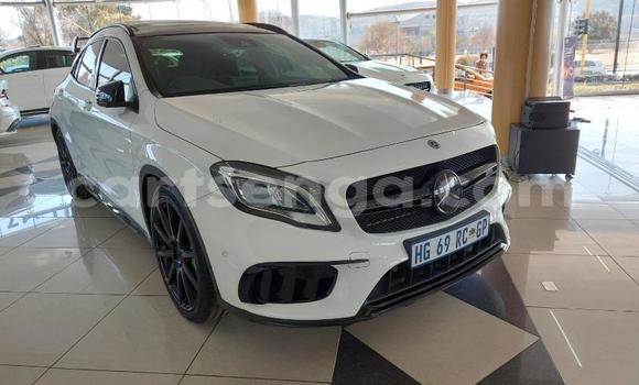 Buy Used Mercedes-Benz C-Classe White Car in Mbabane in Manzini Buy Used Mercedes-Benz C-Classe White Car in Mbabane in Manzini