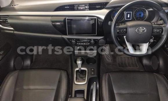 Buy Used Toyota Hilux Silver Car in Ezulwini in Hhohho Buy Used Toyota Hilux Silver Car in Ezulwini in Hhohho