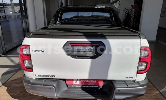 Buy Used Toyota Hilux White Car in Ezulwini in Hhohho Buy Used Toyota Hilux White Car in Ezulwini in Hhohho