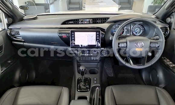 Buy Used Toyota Hilux White Car in Ezulwini in Hhohho Buy Used Toyota Hilux White Car in Ezulwini in Hhohho
