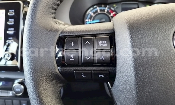 Buy Used Toyota Hilux White Car in Ezulwini in Hhohho Buy Used Toyota Hilux White Car in Ezulwini in Hhohho