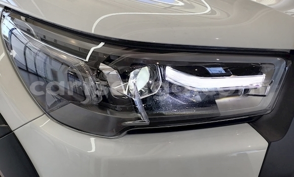 Buy Used Toyota Hilux White Car in Ezulwini in Hhohho Buy Used Toyota Hilux White Car in Ezulwini in Hhohho