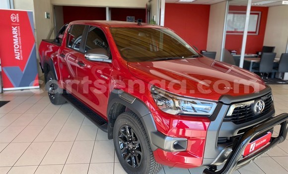 Nunua Ilio tumika Toyota Hilux Red Gari ndani ya Ezulwini nchini Hhohho