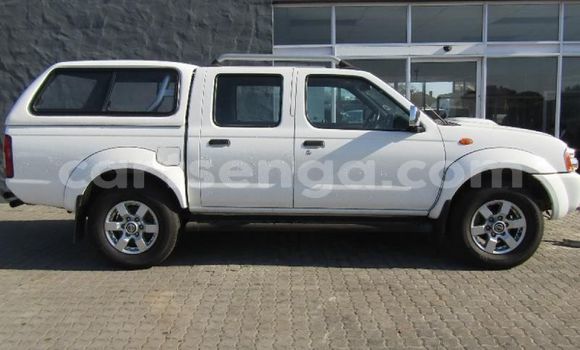Buy Used Nissan NP 300 White Car in Big Bend in Lubombo Buy Used Nissan NP 300 White Car in Big Bend in Lubombo