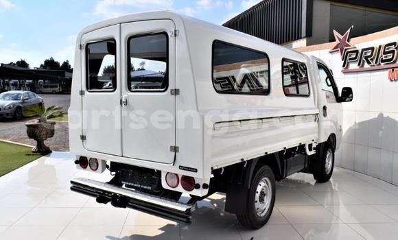 Nunua Ilio tumika Kia Carens White Gari ndani ya Hluti nchini Wilaya ya Shiselweni Nunua Ilio tumika Kia Carens White Gari ndani ya Hluti nchini Wilaya ya Shiselweni