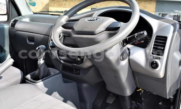 Nunua Ilio tumika Kia Carens White Gari ndani ya Hluti nchini Wilaya ya Shiselweni Nunua Ilio tumika Kia Carens White Gari ndani ya Hluti nchini Wilaya ya Shiselweni