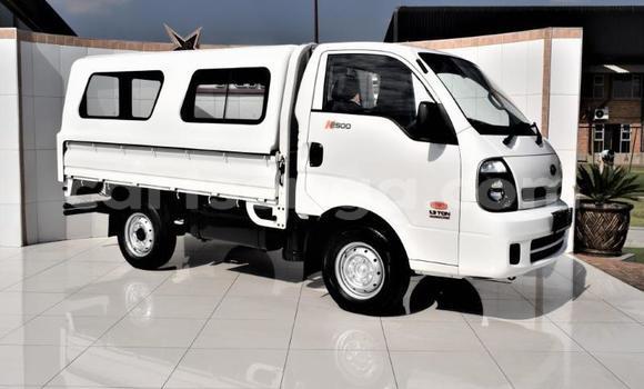 Nunua Ilio tumika Kia Carens White Gari ndani ya Hluti nchini Wilaya ya Shiselweni Nunua Ilio tumika Kia Carens White Gari ndani ya Hluti nchini Wilaya ya Shiselweni