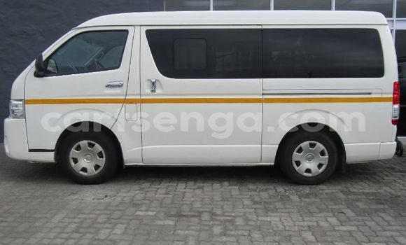 Buy Used Toyota Hiace White Car in Big Bend in Lubombo District Buy Used Toyota Hiace White Car in Big Bend in Lubombo District